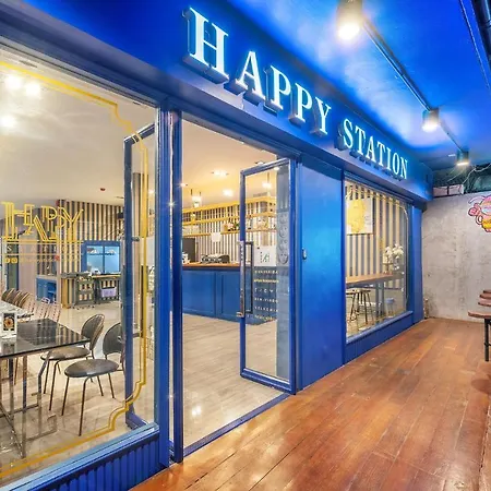 Happy Station Bangkok Hostel